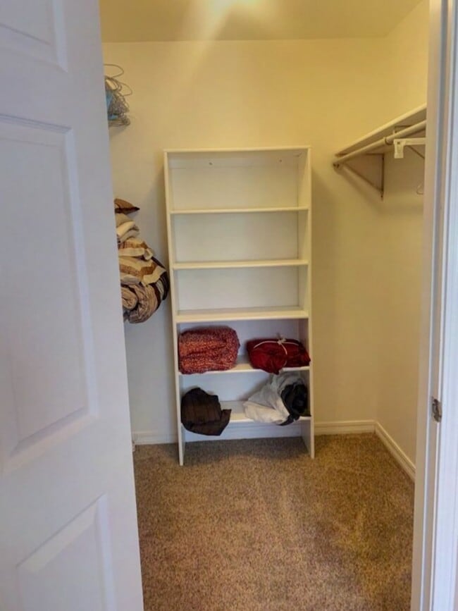 Building Photo - RENTAL Fully Furnished 4 bedroom home