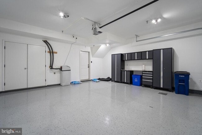 Building Photo - 22601 Merganser St
