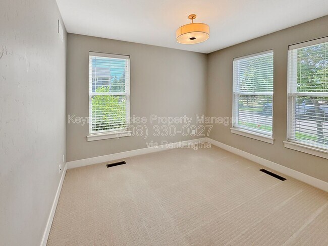 Building Photo - 2784 S Trailwood Way