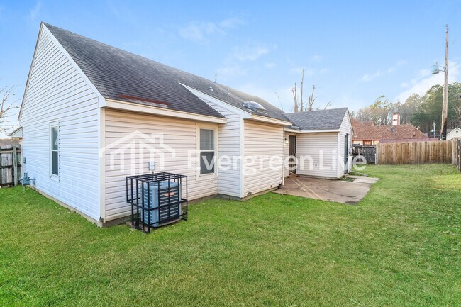 Building Photo - 4776 Stoney Hill Dr