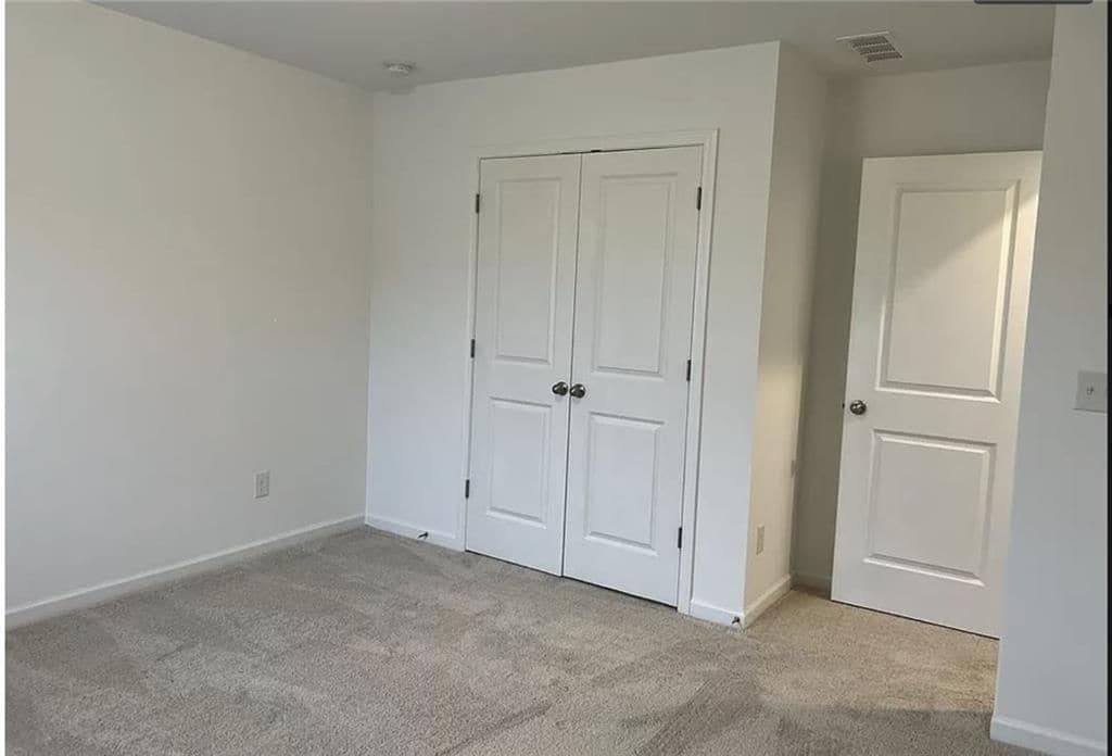 Building Photo - 6050 Sanford Pl