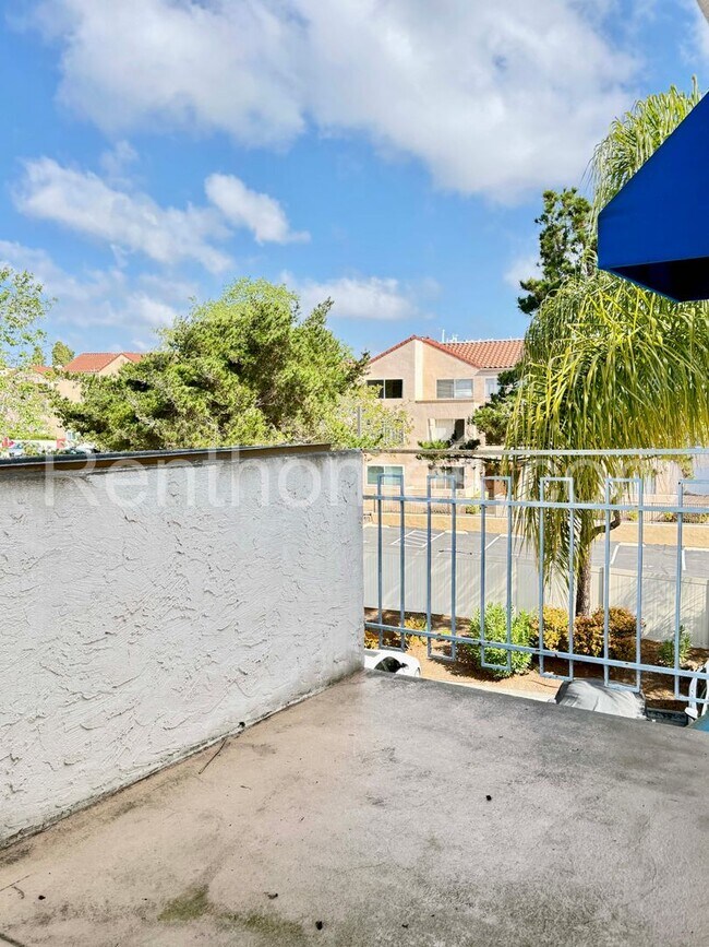 Building Photo - 8308 Regents Rd