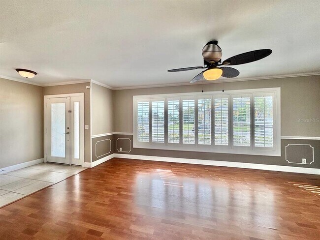 Building Photo - 6316 Lake Sunrise Dr