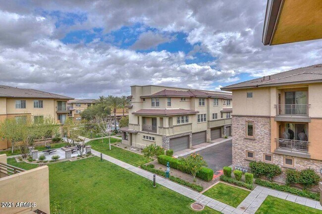 Building Photo - 17850 N 68th St