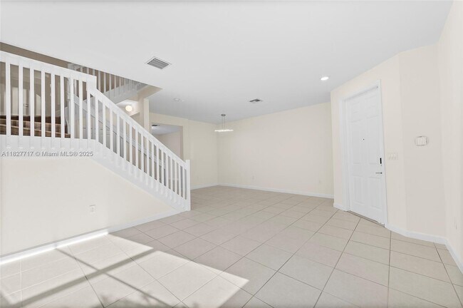 Building Photo - 11120 W 32nd Ln