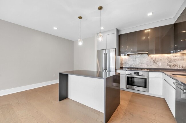 Building Photo - 7101 River Rd