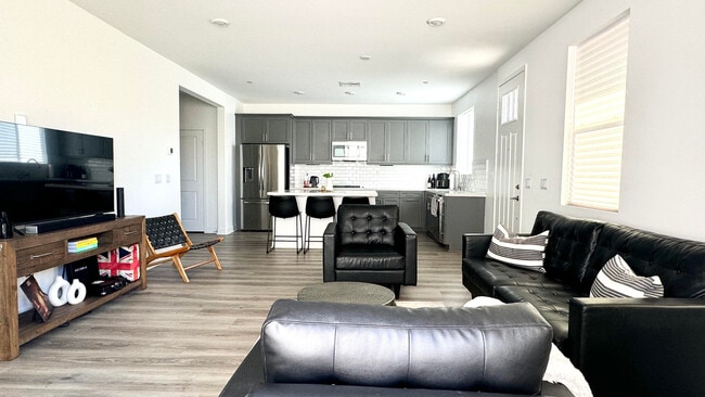 Building Photo - 41389 Penn Dr