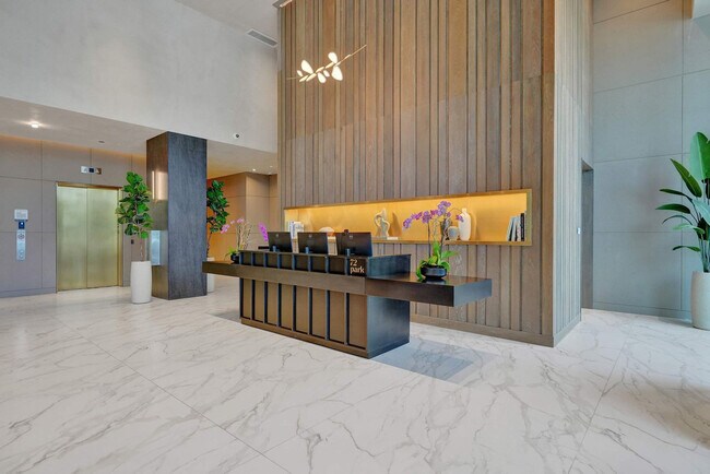 Building Photo - 580 72nd St