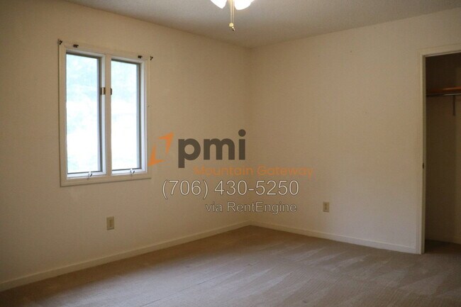 Building Photo - 48 Primrose Dr