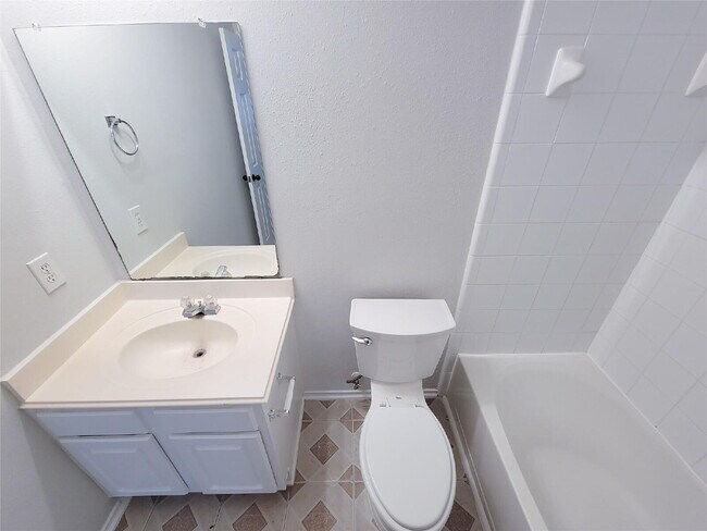 Building Photo - 6 Bedroom Home for Rent in Katy TX 77449 | Westfield | 3.5 Baths | 2-Car Garage