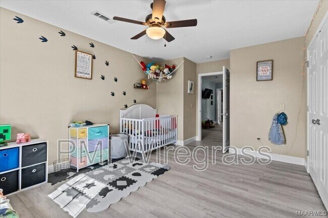 Building Photo - 209 E Mcgowan St