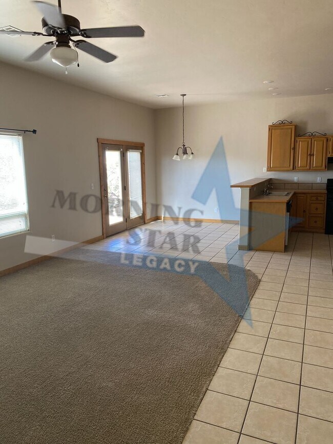 Building Photo - Southwestern Beauty- Excellent location