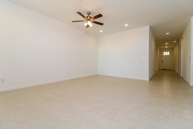 Building Photo - 4426 S 111th Dr