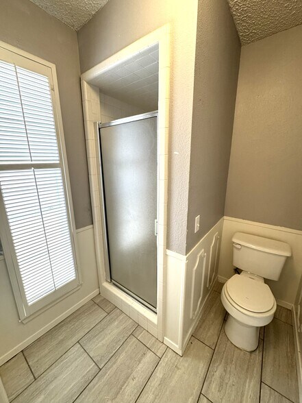 Building Photo - 2405 Stutz Plz