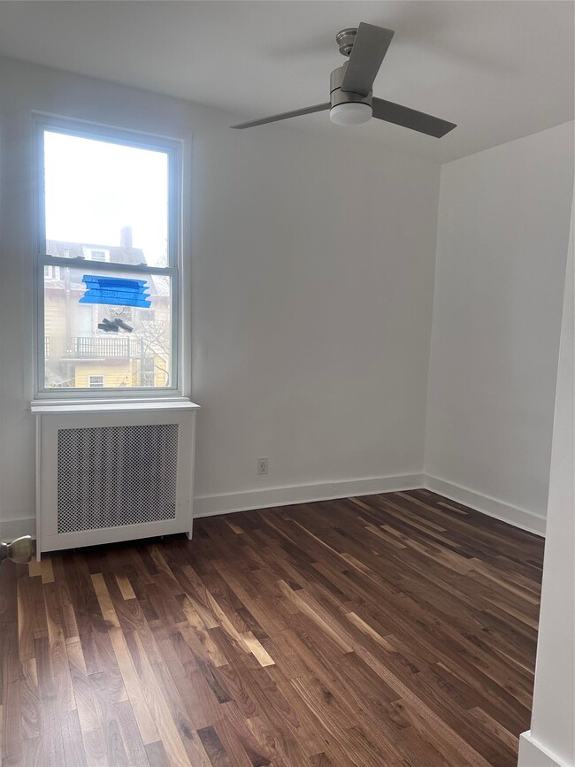 Building Photo - 11 N Dutcher St