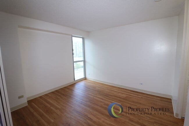 Building Photo - Kapiolani Manor - 1 Bedroom 1 Bath 1 Parking Unit - Available Now!