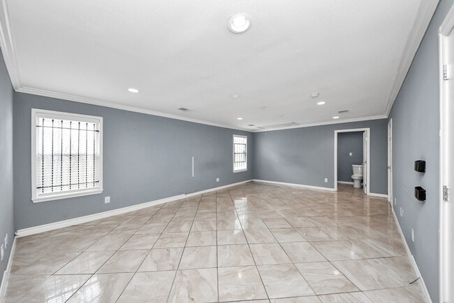 Building Photo - 5920 Conley St