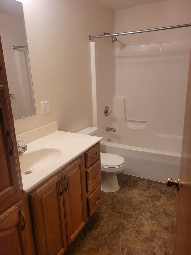 Building Photo - Sunnyslope Dr