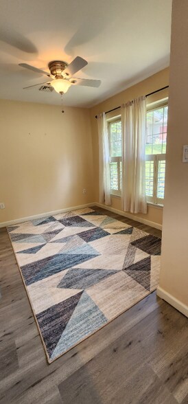 Building Photo - 1250 Hunters Ridge Dr