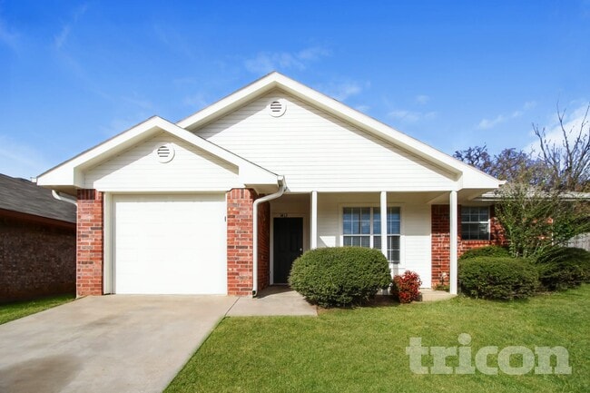 Building Photo - 1413 Paco Trail