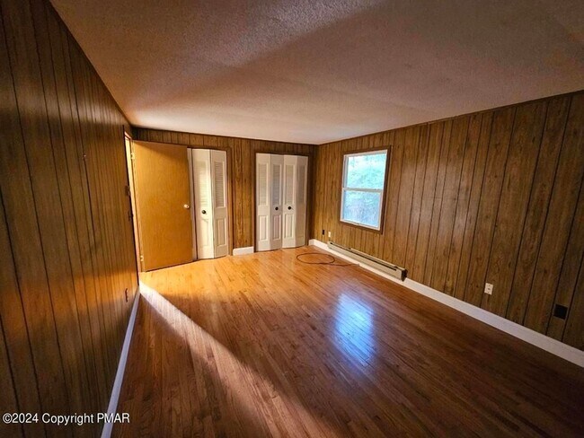 Building Photo - 4153 Sylvan Ln