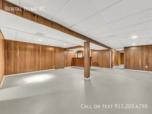 Building Photo - 6001 W 79th St