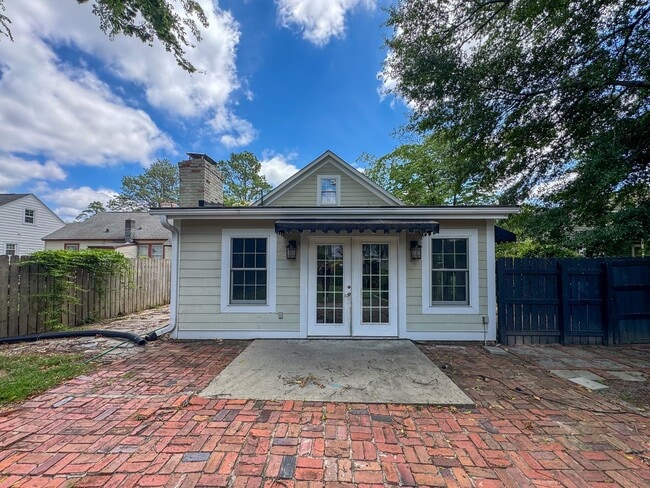 Building Photo - Gorgeous 4 Bed, 3 Bath Haymount Home
