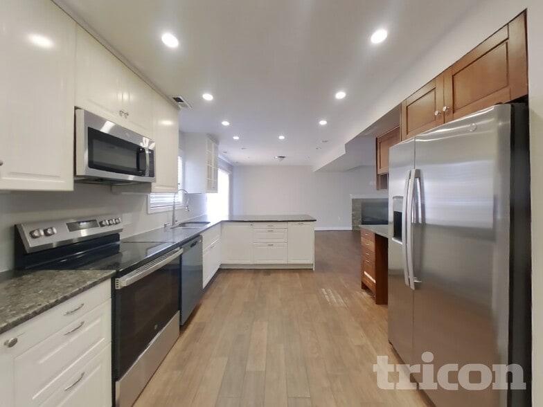 Building Photo - 1202 Addison Ct
