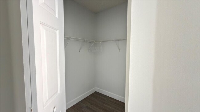 Building Photo - 8000 Nob Hl Rd