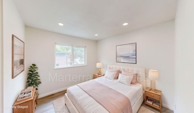 Building Photo - Amazing 3 Bedroom Home in Mission Viejo!