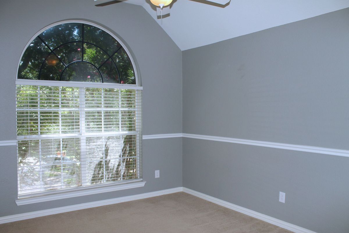 Building Photo - 2719 Hidden Lake Dr