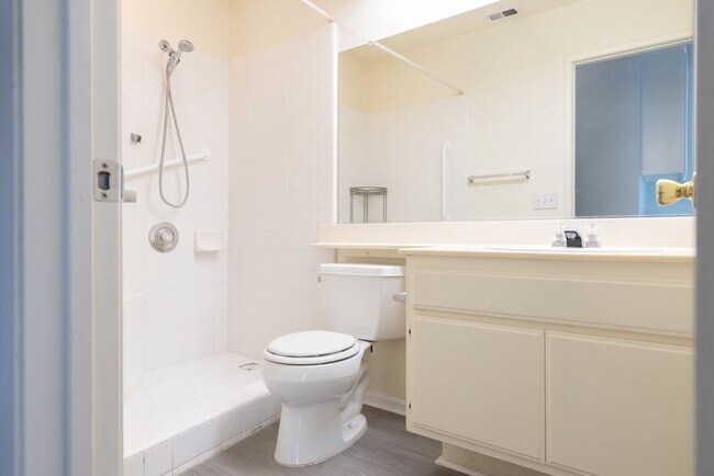 Building Photo - West Lancaster4 bedroom + bonus room