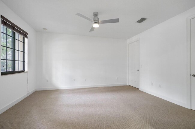 Building Photo - 4886 NW 16th Ave