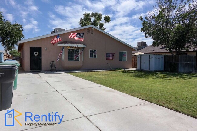 Building Photo - 3-Bed, 2-Bath in North Bakersfield – Only for $1,495