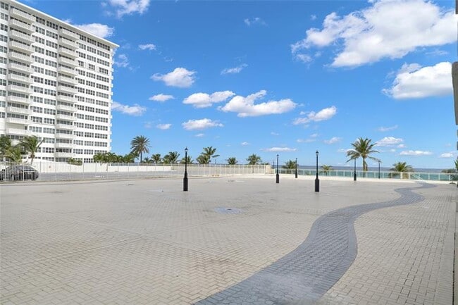 Building Photo - 3900 Galt Ocean Dr