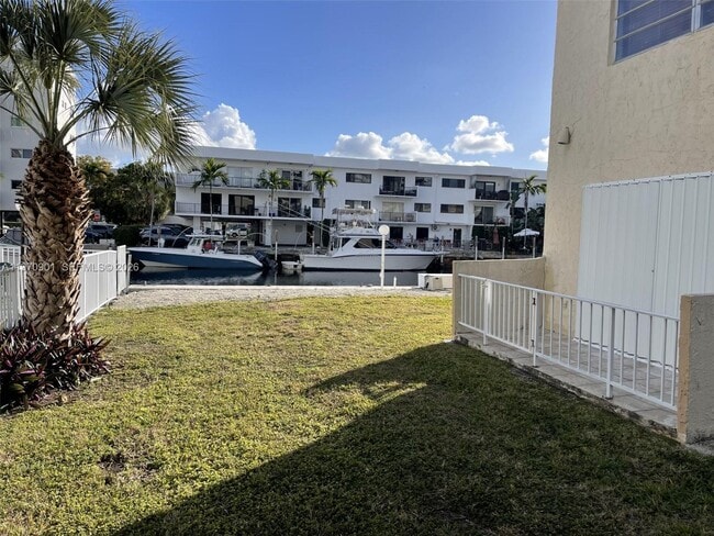 Building Photo - 3522 NE 171 St