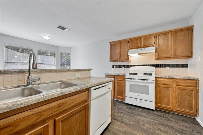 Building Photo - 1311 Tetbury Ln