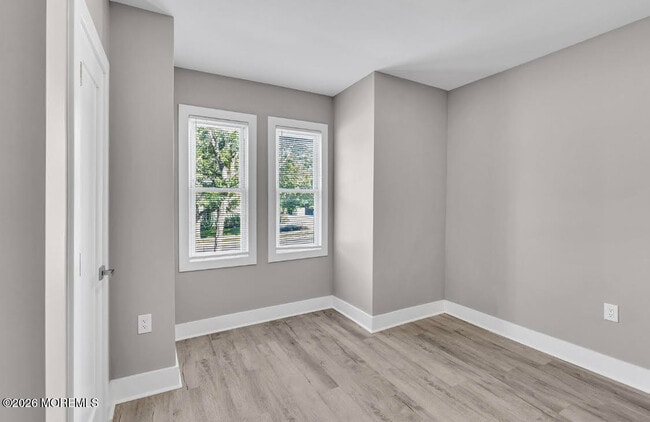 Building Photo - 700 Fifth Ave