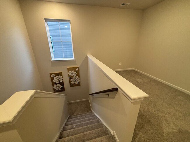 Building Photo - 1243 Red Clover Ln