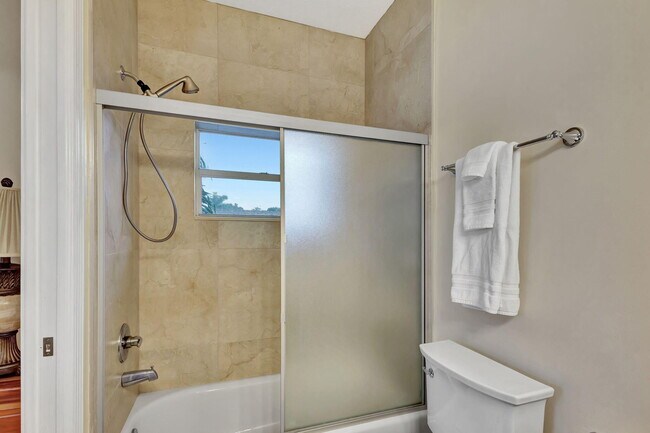 Building Photo - 13814 Yarmouth Dr