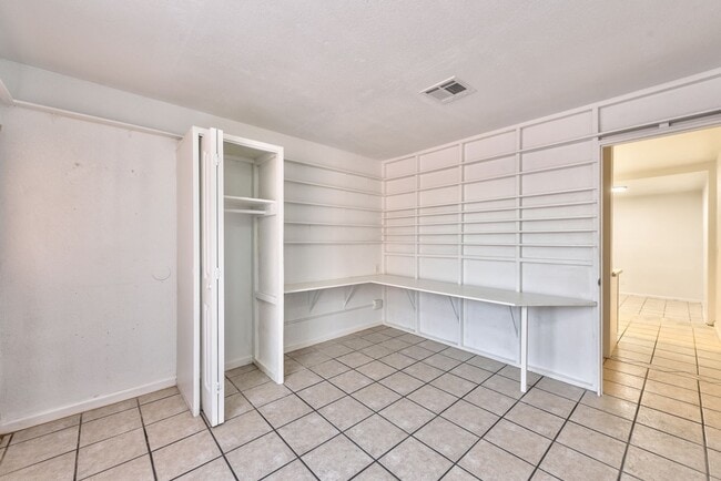 Building Photo - 3912 Torsby Pl