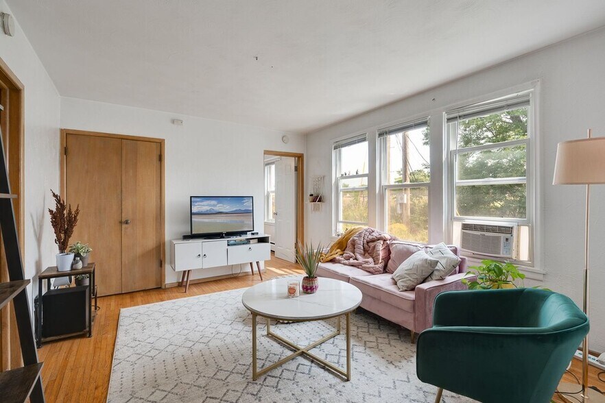 Primary Photo - Newly Renovated & in the Heart of the Twin...