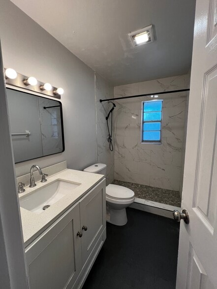 Building Photo - 467 Connecticut Ave