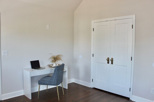 Building Photo - Rosedale