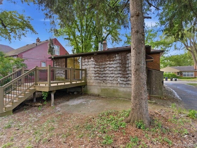 Building Photo - 404 La Plaza Ct