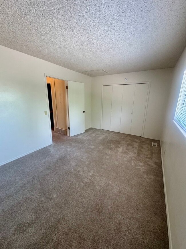 Building Photo - 4710 N Carefree Cir