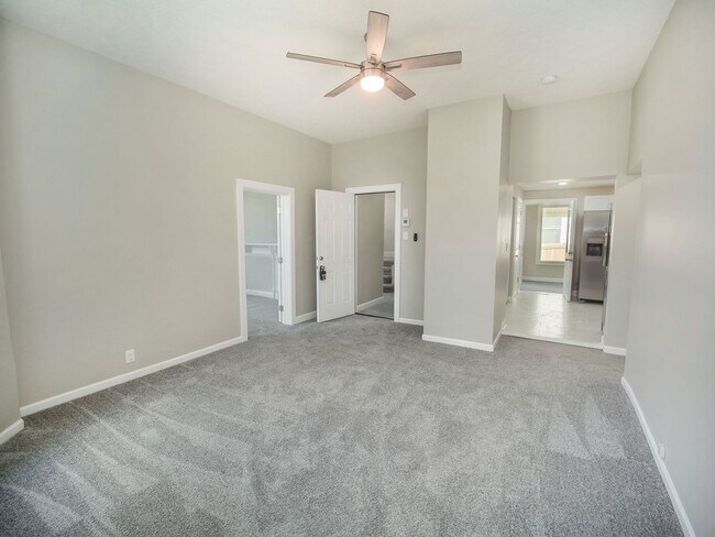 Building Photo - 260 S 27th St