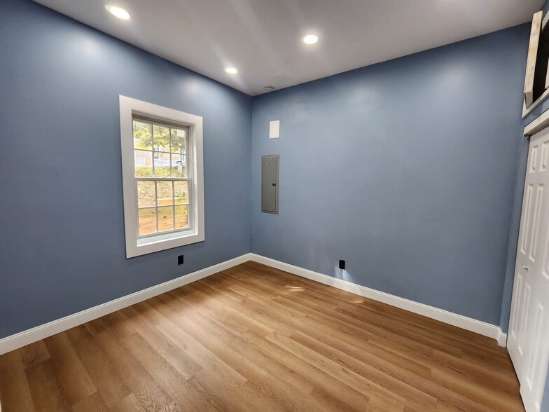 Bedroom 2 - 1000 Longley Ave NW
