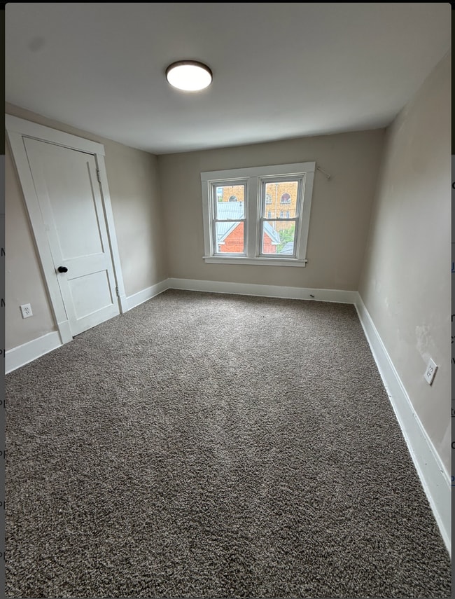 Building Photo - Giant, Newly Renovated Home in New Kensington!