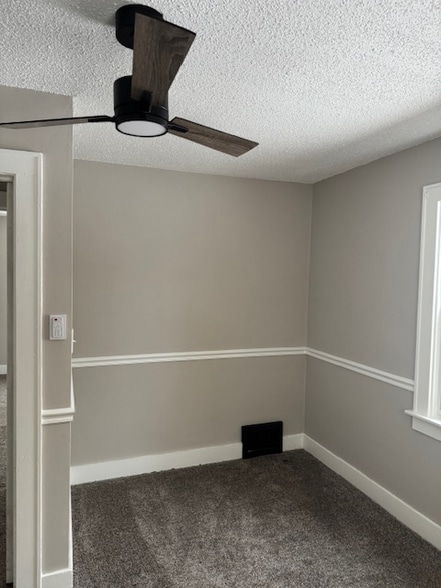 Building Photo - 1856 S Rundle Ave